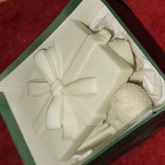 Winter Suprise Snowbabies by Dept 56 - Picture 8 of 8